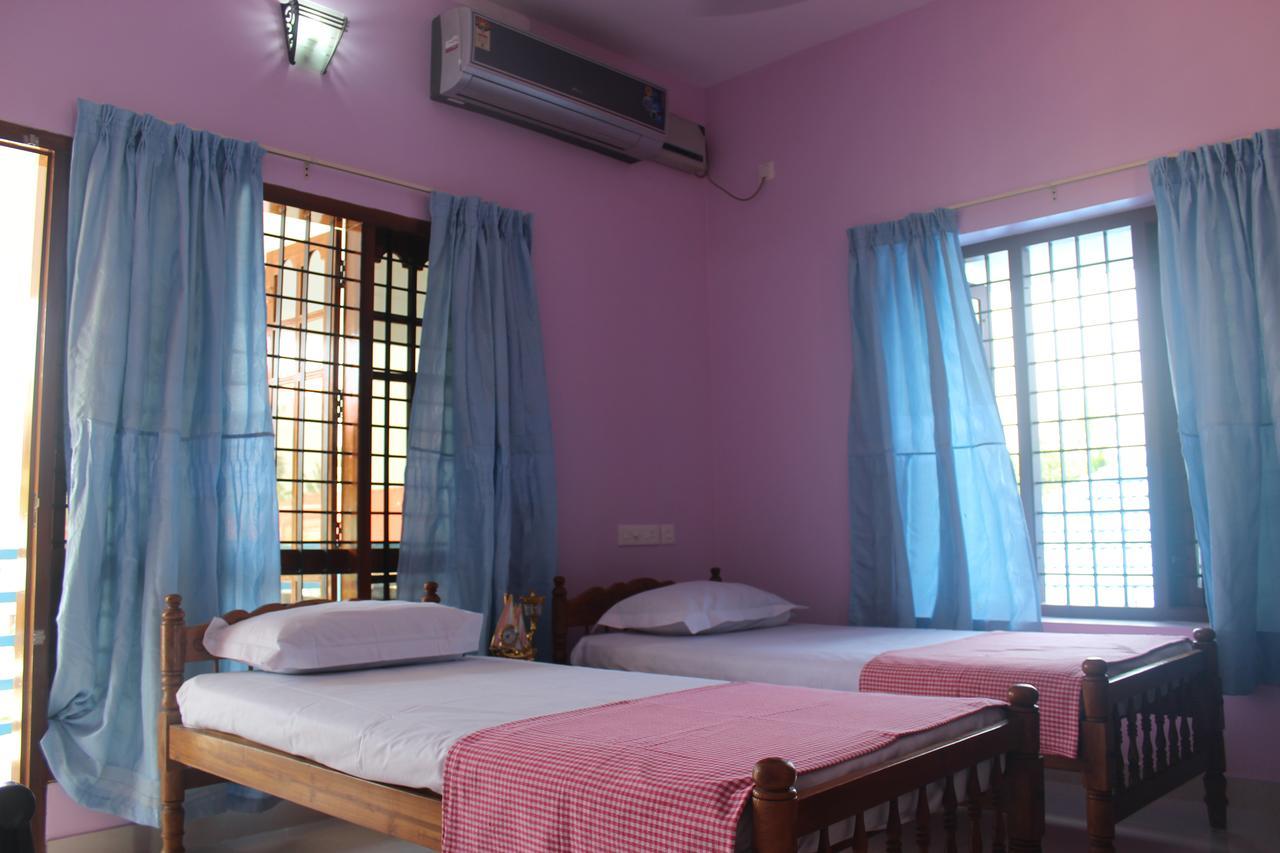 Puthenchirayil Homestay Thiruvananthapuram Ngoại thất bức ảnh